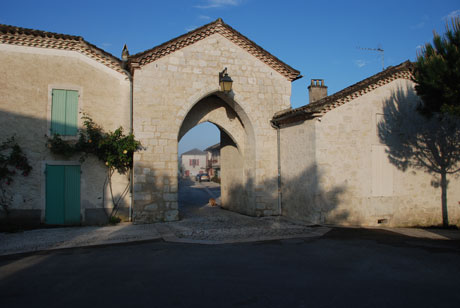Montjoi, la porte d'entrée du village